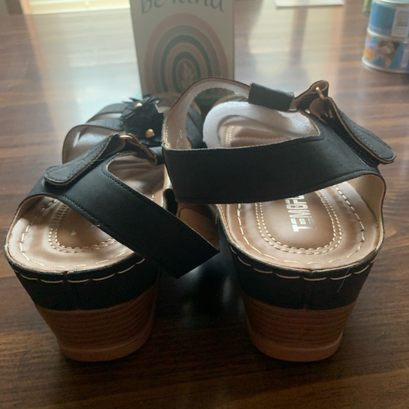 Brand new wedge sandals - Picture 3 of 7